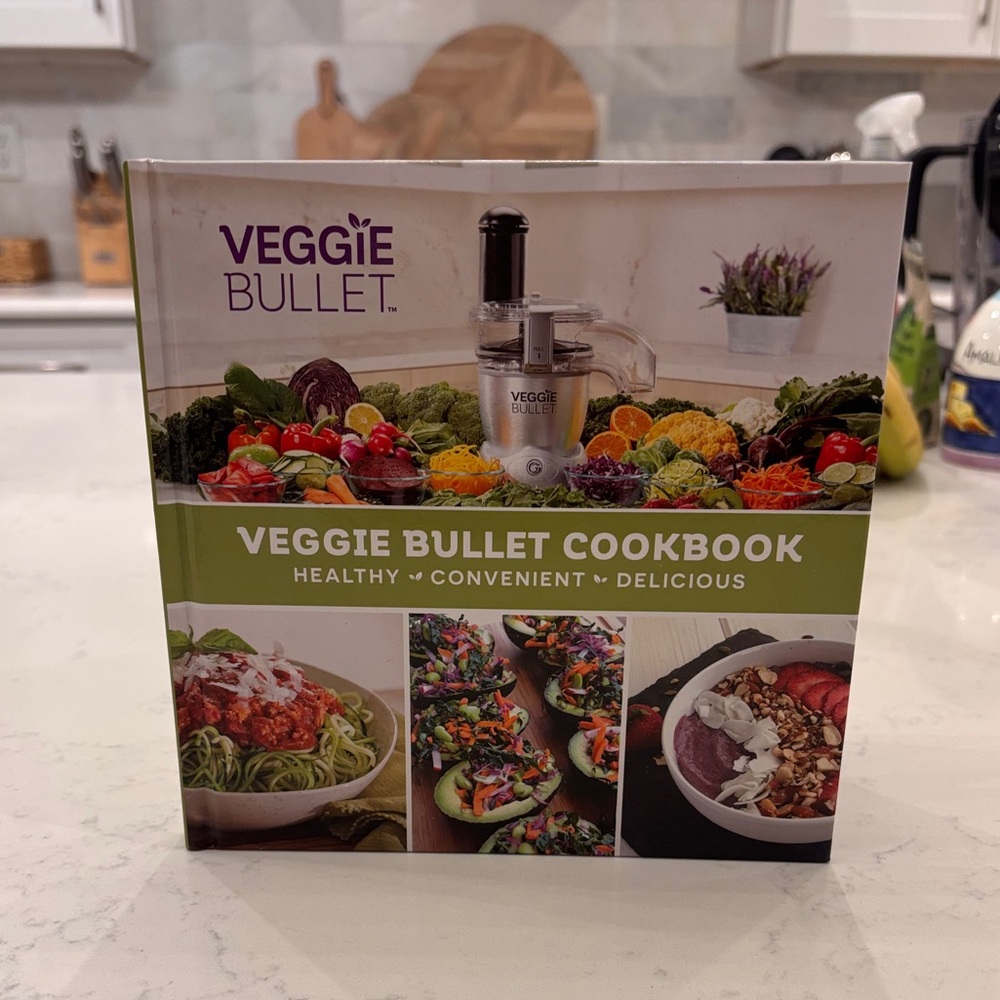 Veggie Bullet Cookbook Hardcover Recipe Book New Nutribullet NWT